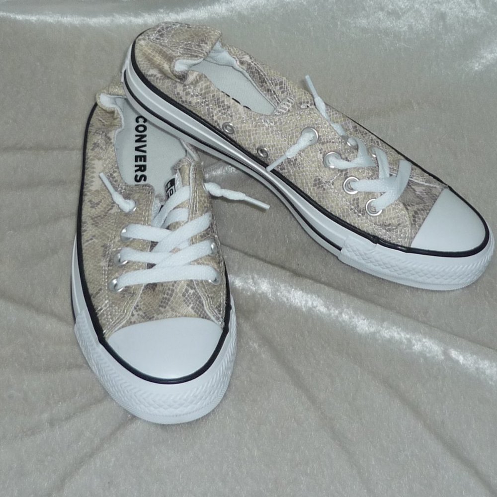 Converse Women's Shoreline Sneaker size 8.5 NEW - Picture 2 of 5